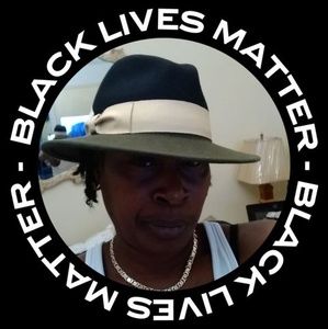 Meet your Posher, Lakisia